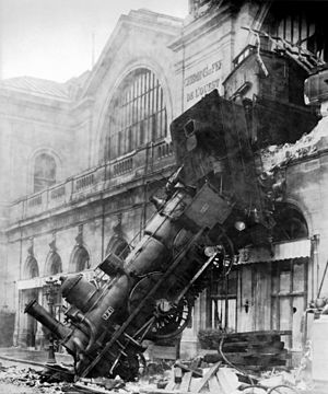 300px-Train_wreck_at_Montparnasse_1895_1007898_0.jpg