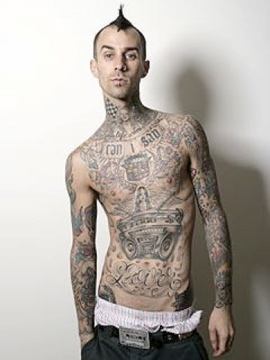 travis-barker-tattoo-shirtless-44-blink_1035866_2.jpg