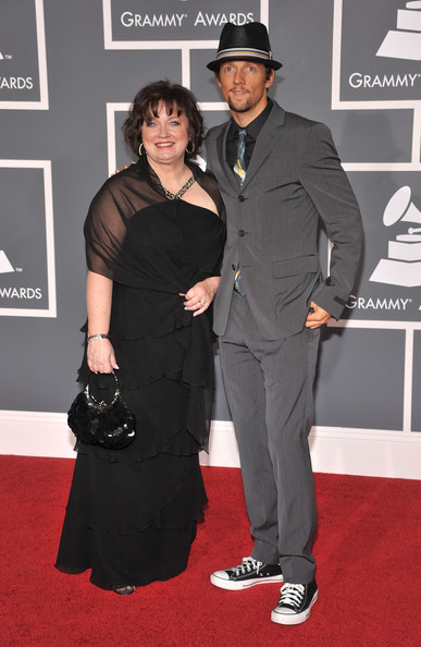 51st_Annual_Grammy_Awards_Arrivals_Ch9HJ22-rL_l_1088582_0.jpg