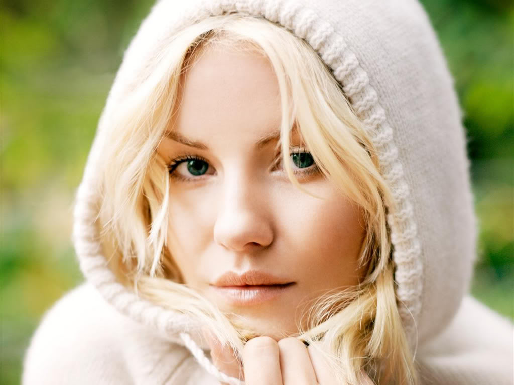 elisha-cuthbert-19_1109167_0.jpg