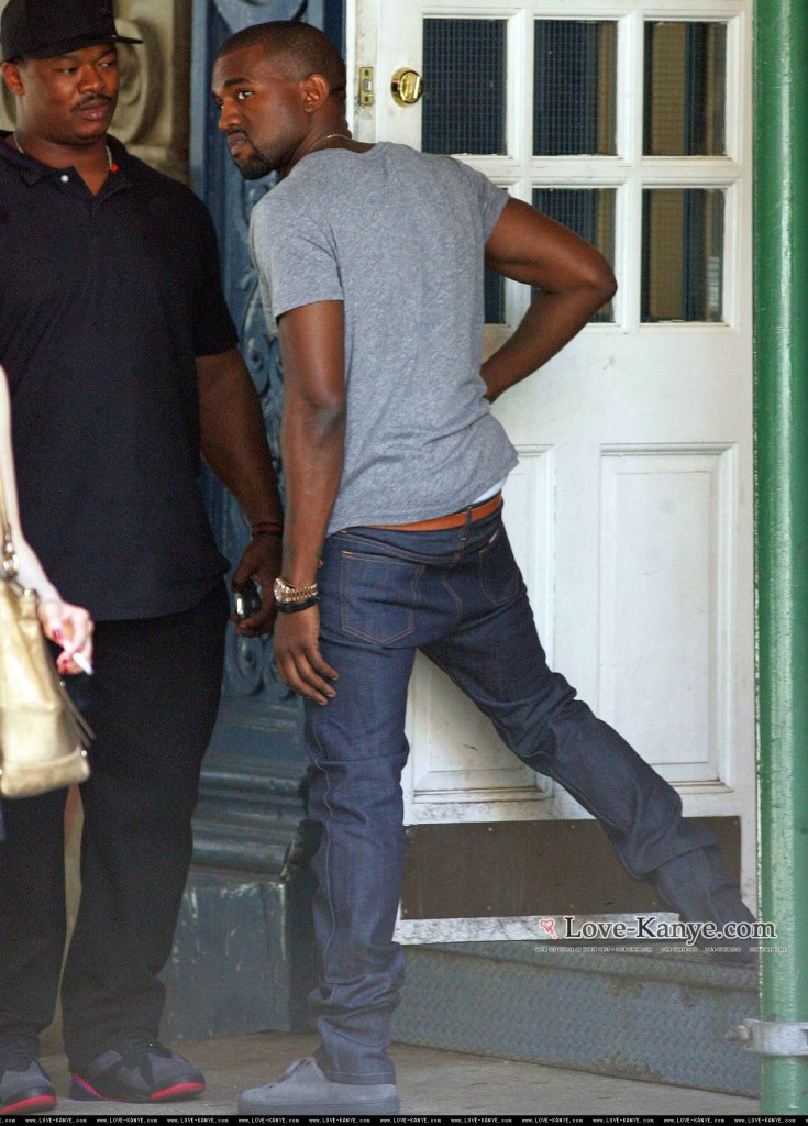 kanye-apc-jeans-735x1024_1164373_1.jpg