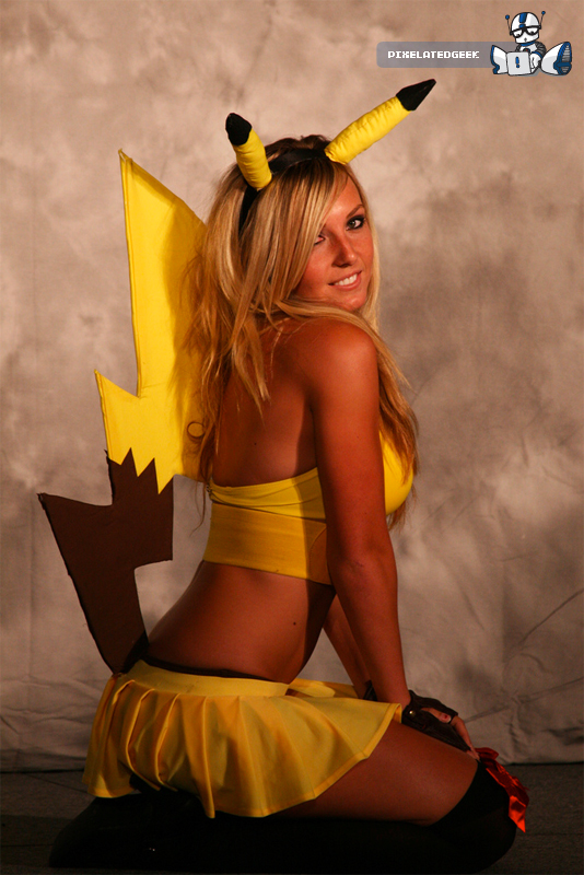 jessica_nigri_pickachu_comiccon_1179602_0.jpg