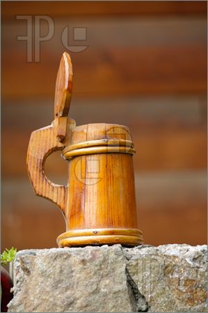 Decorative-Wood-Pint-1652236_1220907_0.jpg