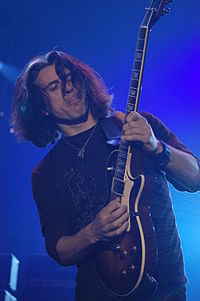 200px-Metalmania_2007_-_Testament_-_Alex_Skolnick_03_1231466_0.jpg