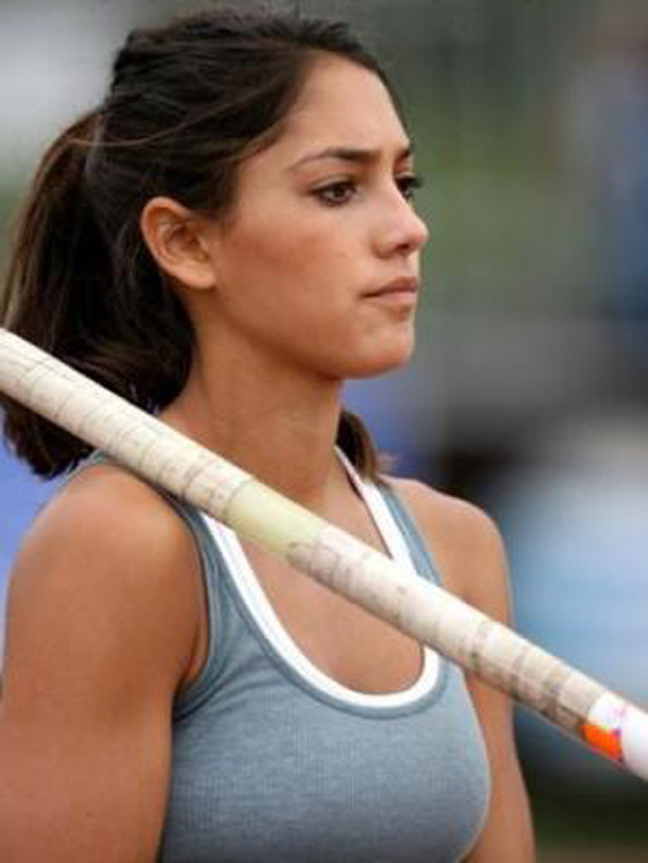 Allison-Stokke-19_1238376_3.jpg