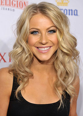 1251406042_julianne_hough_290x402_1242287_1.jpg
