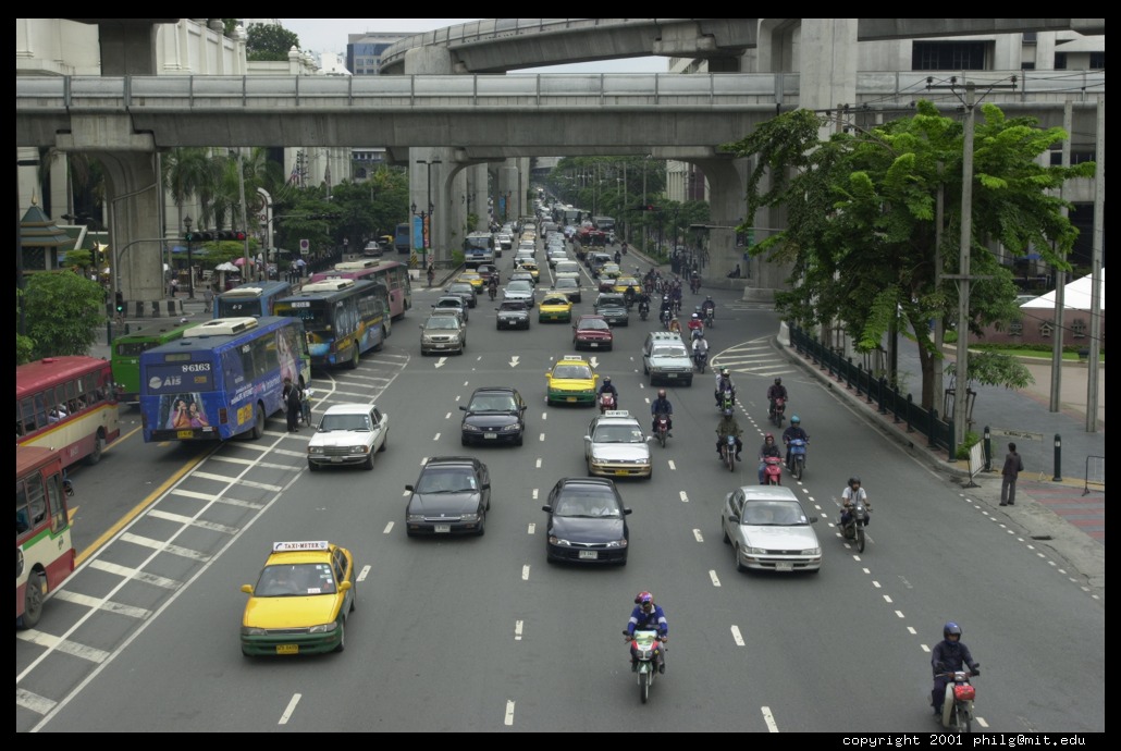 bangkok-traffichalf_131123_0.jpg