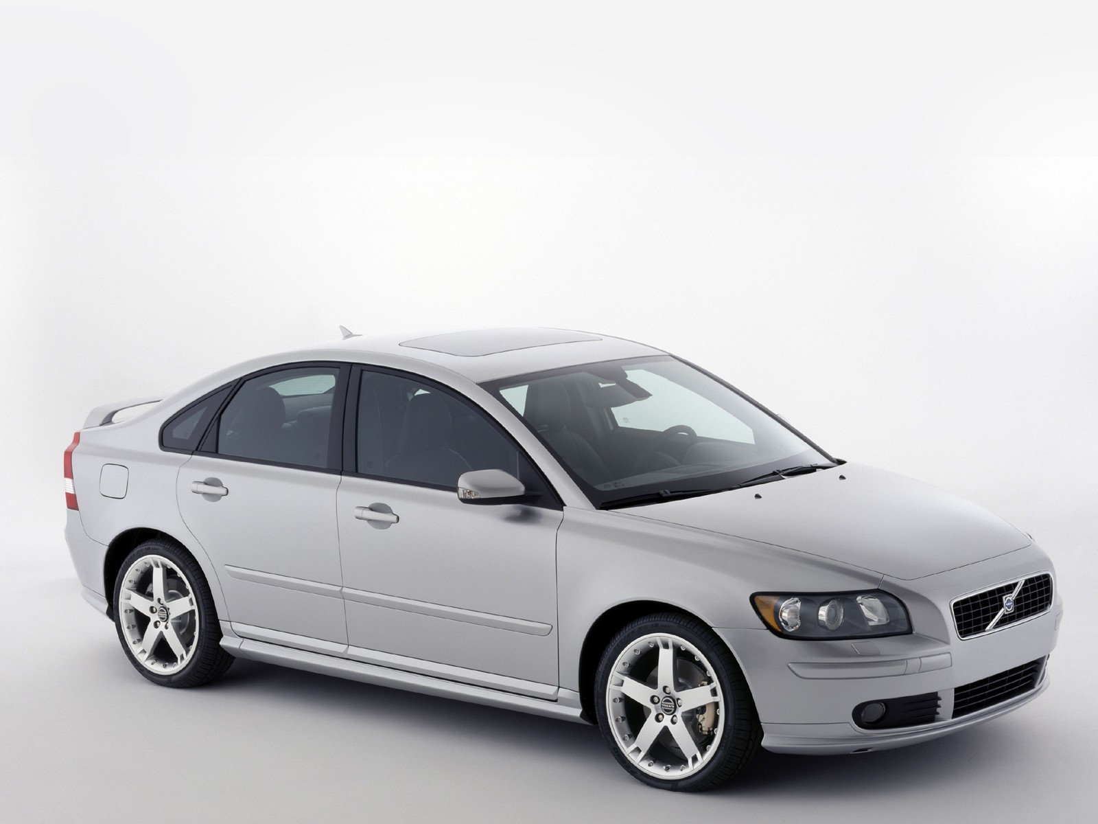 Volvo-S40-2004-003_155093_0.jpg