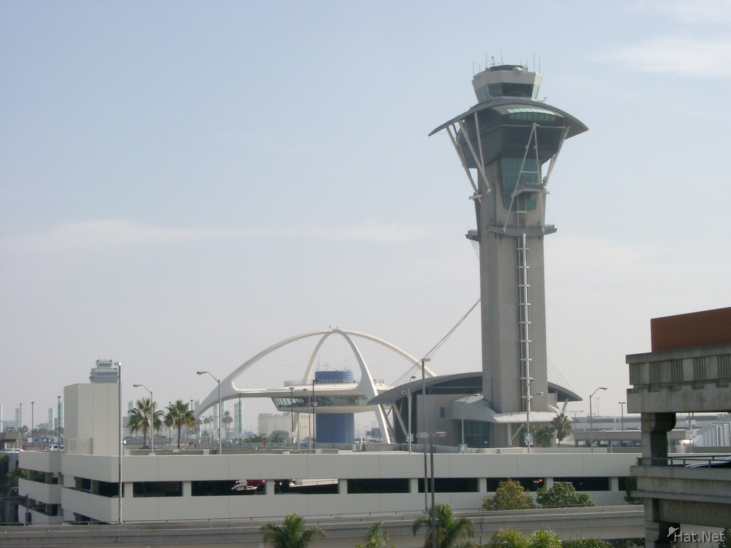 11020031_lax_airport_222917_0.jpg
