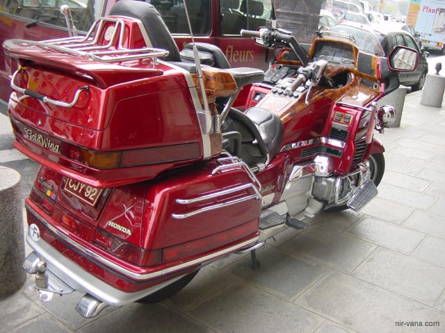 P1878_Honda_Goldwing_254381_0.jpg