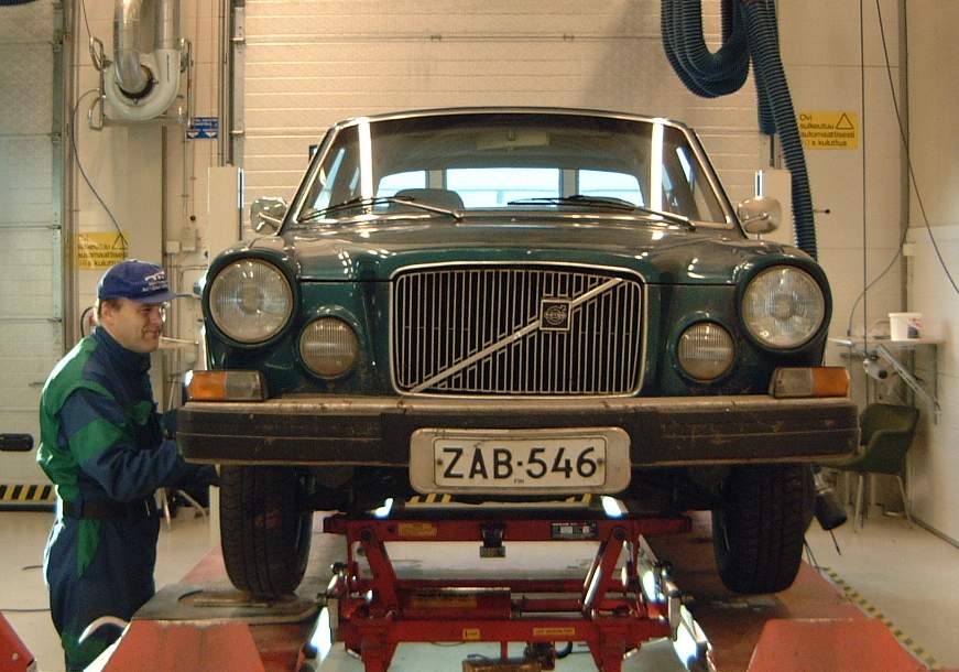volvo164ezab-546katsastus2001dscf4002c_418700_0.jpg