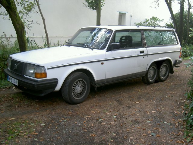 volvo_240_579318_0.jpg