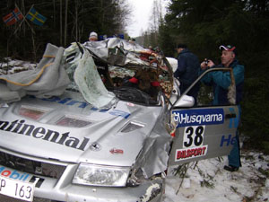 rallycar_vs_moose_2_thumb_618432_1.jpg