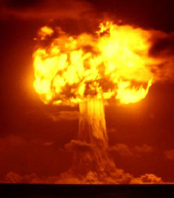 nuclear-bomb-explosion_681807_0.jpg