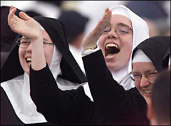 nuns_pope_visits_sm_765572_0.jpg