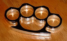 260px-Brass_knuckles_851211_0.jpg