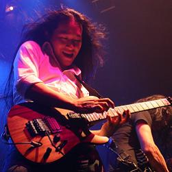 dragonforce_901025_0.jpg