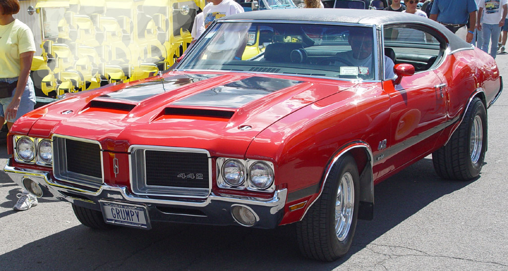 1971-Oldsmobile-442-Red-fa-d-sy_919628_0.jpg